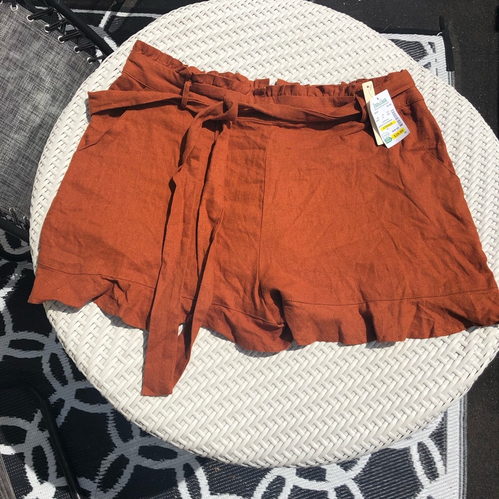 NWT Super Cute Ruffly Burnt Orange XL Shorts